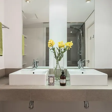 Homeclub Apartment At Plaza Colon Xxiii Madrid Exterior photo