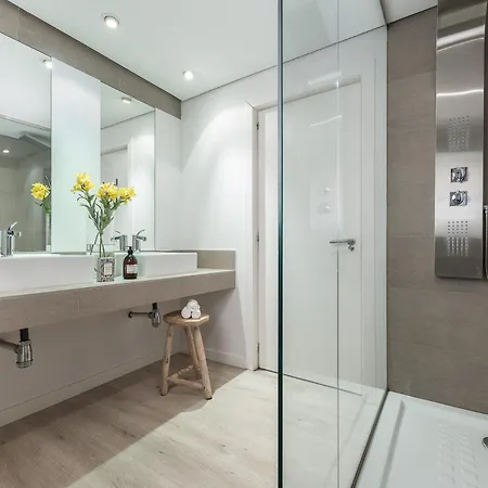 Homeclub Apartment At Plaza Colon Xxiii Madrid Exterior photo