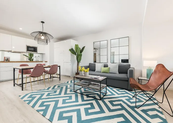 Homeclub Apartment At Plaza Colon Xxiii